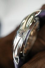 Load image into Gallery viewer, H.Moser &amp; Cie purple center seconds