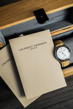 Load image into Gallery viewer, laurent ferrier Classic origin white