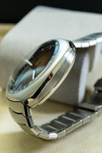 Load image into Gallery viewer, H.Moser &amp; Cie smoked salmon dial