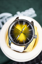 Load image into Gallery viewer, H.Moser &amp; Cie sunny side up