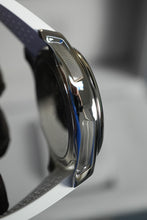 Load image into Gallery viewer, H.Moser &amp; Cie Sunny side up