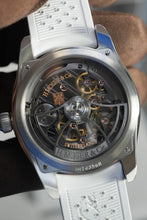 Load image into Gallery viewer, H.Moser &amp; Cie Sunny side up