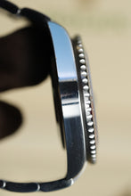 Load image into Gallery viewer, Rolex GMT-Master II oyster pepsi