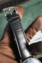 Load image into Gallery viewer, H.Moser &amp; Cie. Cie Venturer Small Seconds