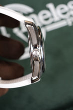 Load image into Gallery viewer, H.Moser &amp; Cie sunny side up