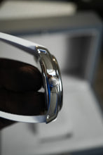 Load image into Gallery viewer, H.Moser &amp; Cie Sunny side up