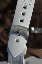 Load image into Gallery viewer, H.Moser &amp; Cie Sunny side up