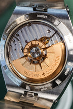 Load image into Gallery viewer, Vacheron Constantin Overseas