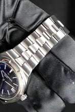 Load image into Gallery viewer, Vacheron Constantin Overseas